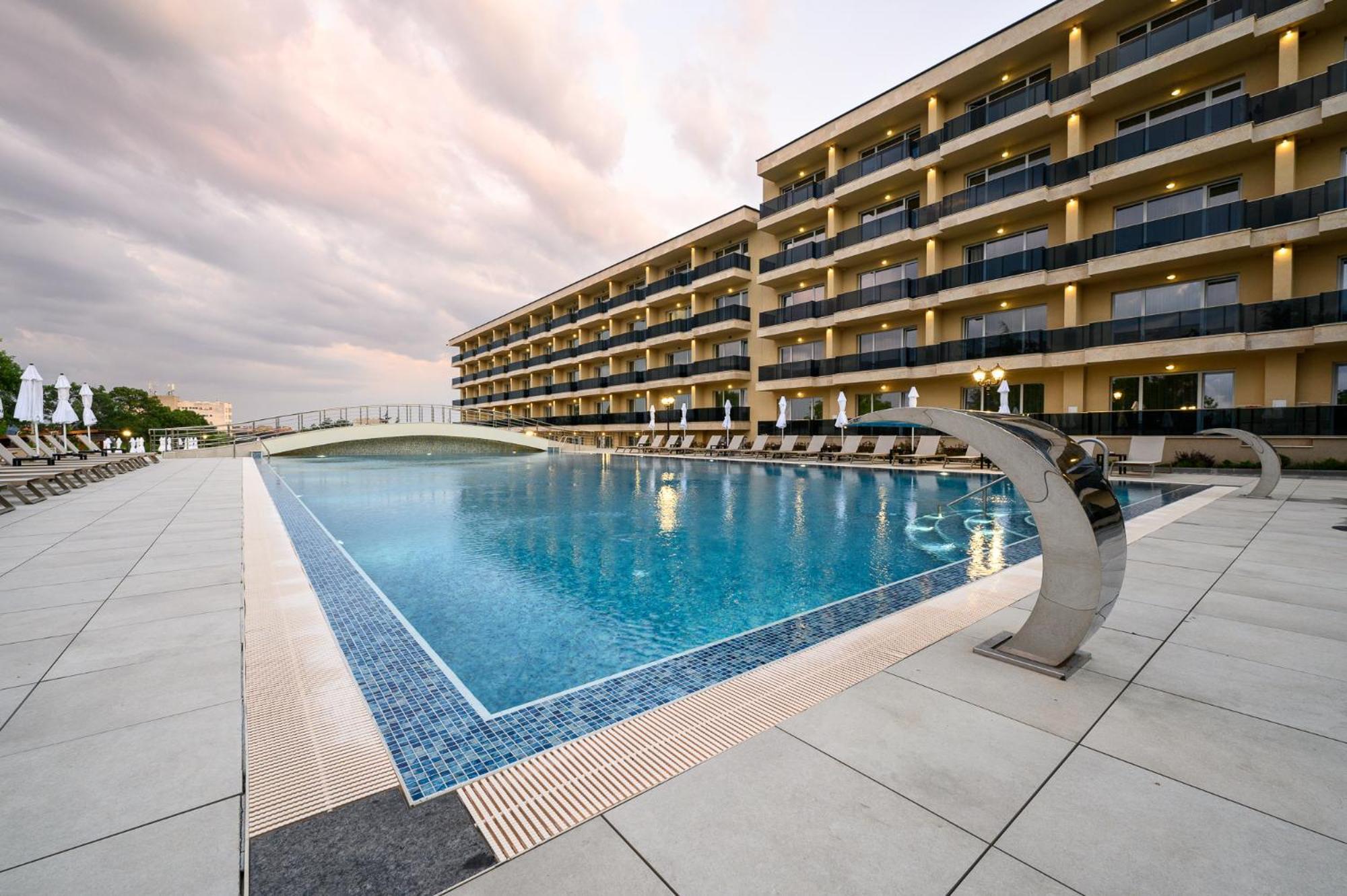 Empire Balneo & Spa Hotel Hisarya Esterno foto